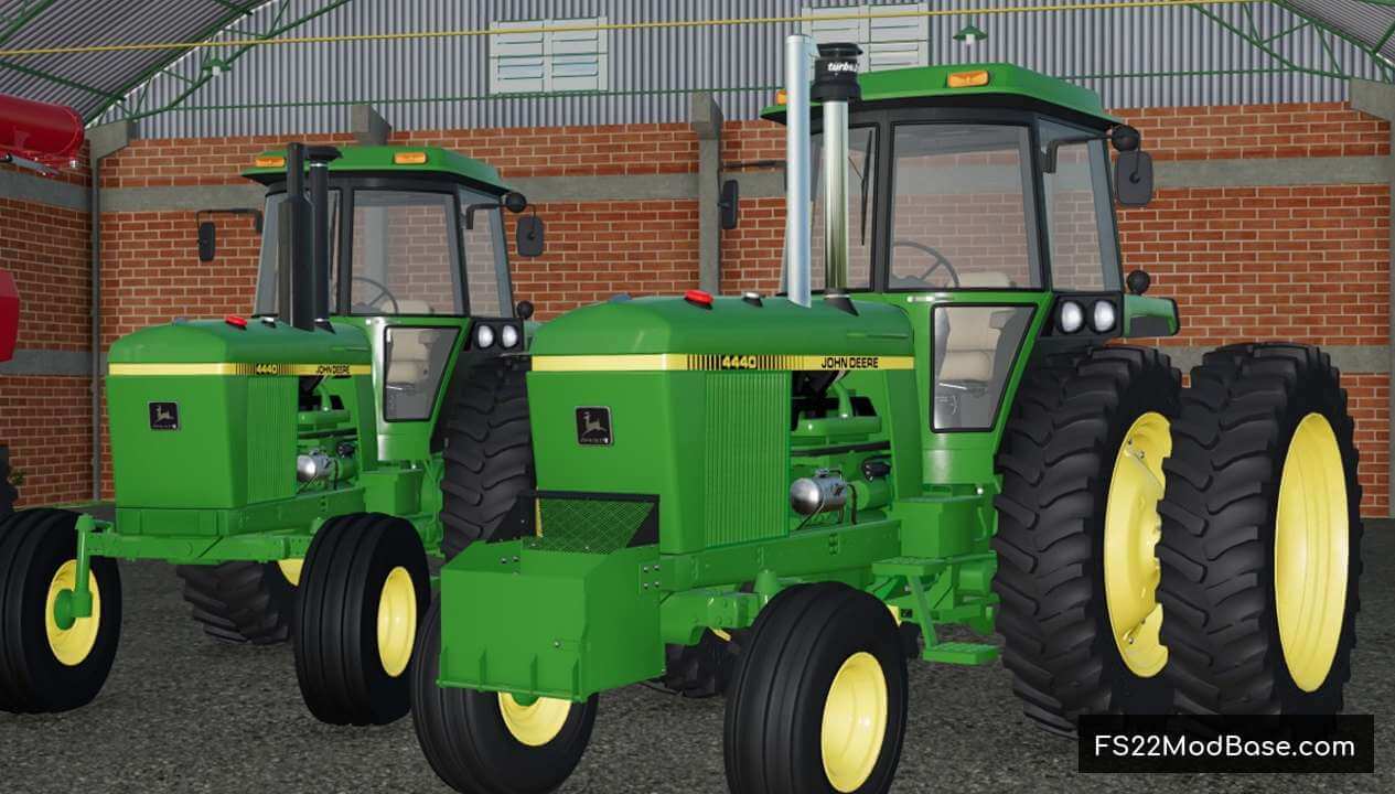 John Deere 4440